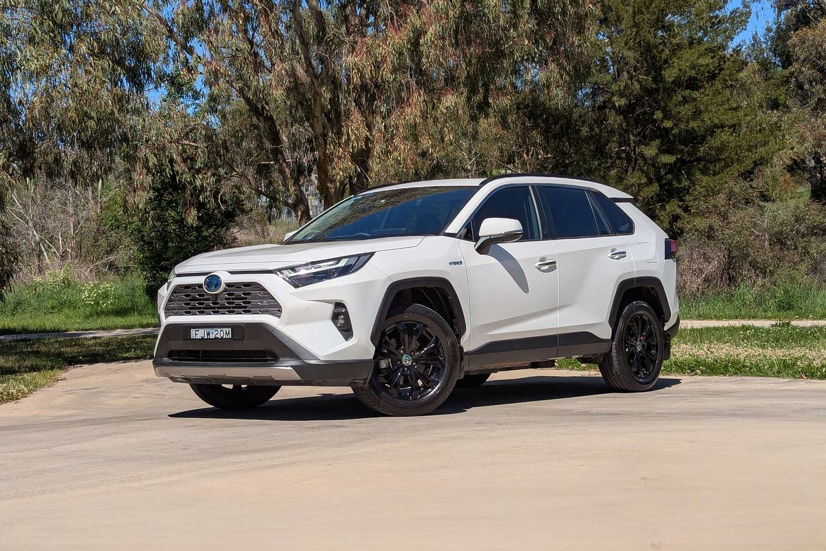 2024 Toyota RAV4 Cruiser AXAH52R