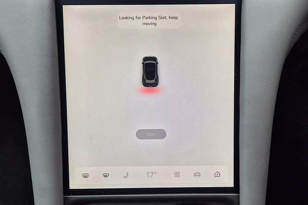 2025 MG IM5 Premium P12L