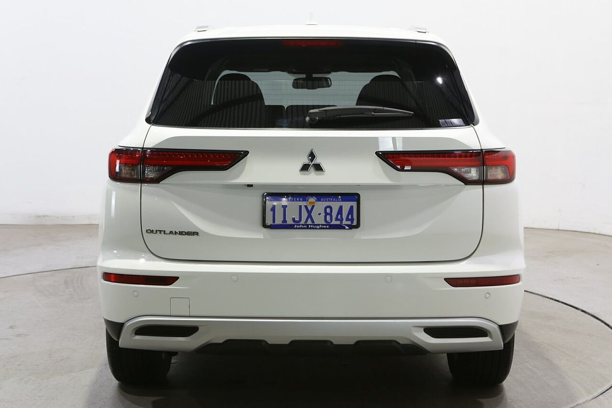 2024 Mitsubishi Outlander LS ZM