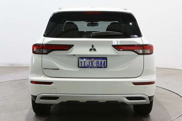 2024 Mitsubishi Outlander LS ZM