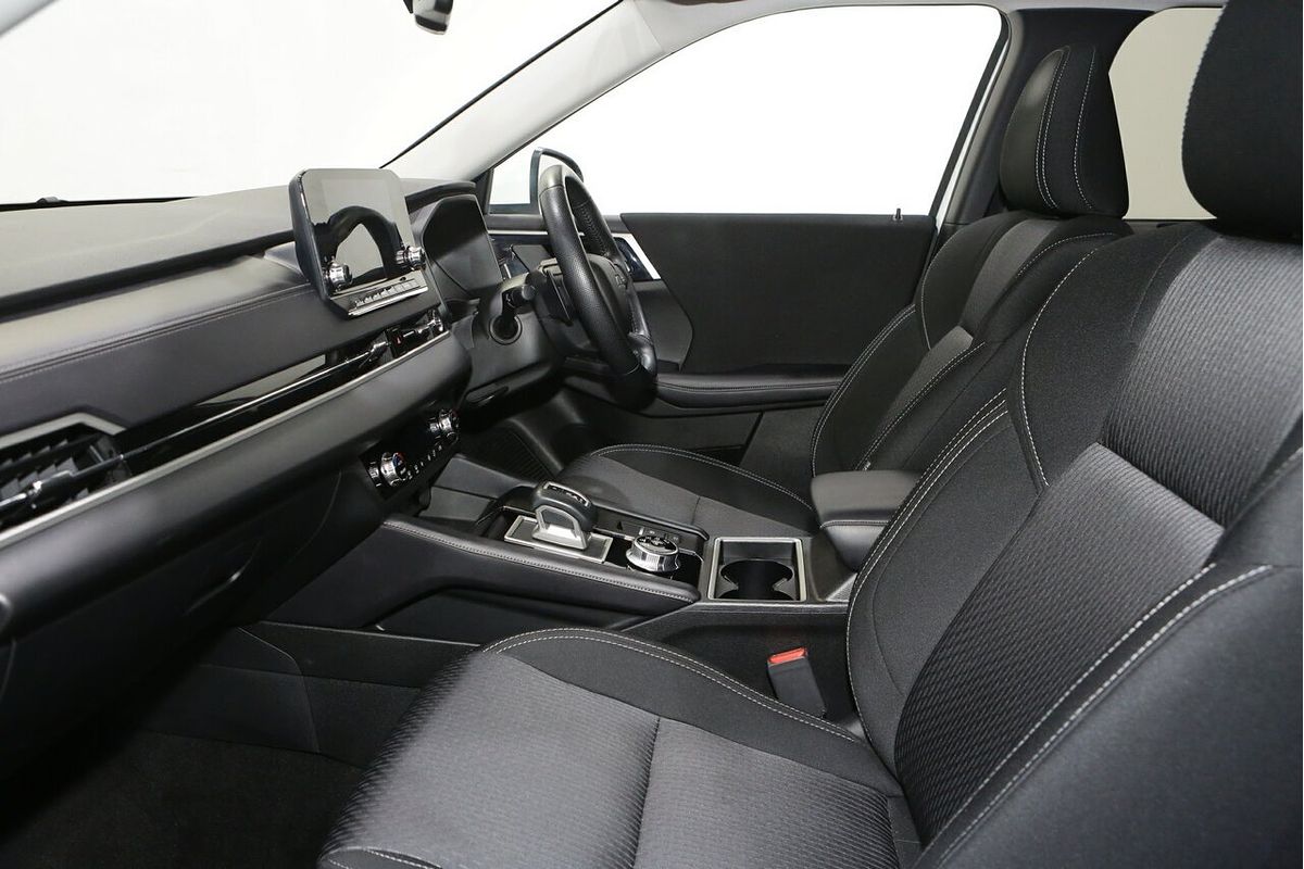 2024 Mitsubishi Outlander LS ZM