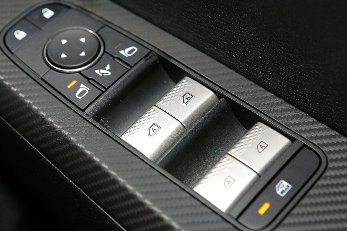 2024 Mitsubishi Outlander LS ZM