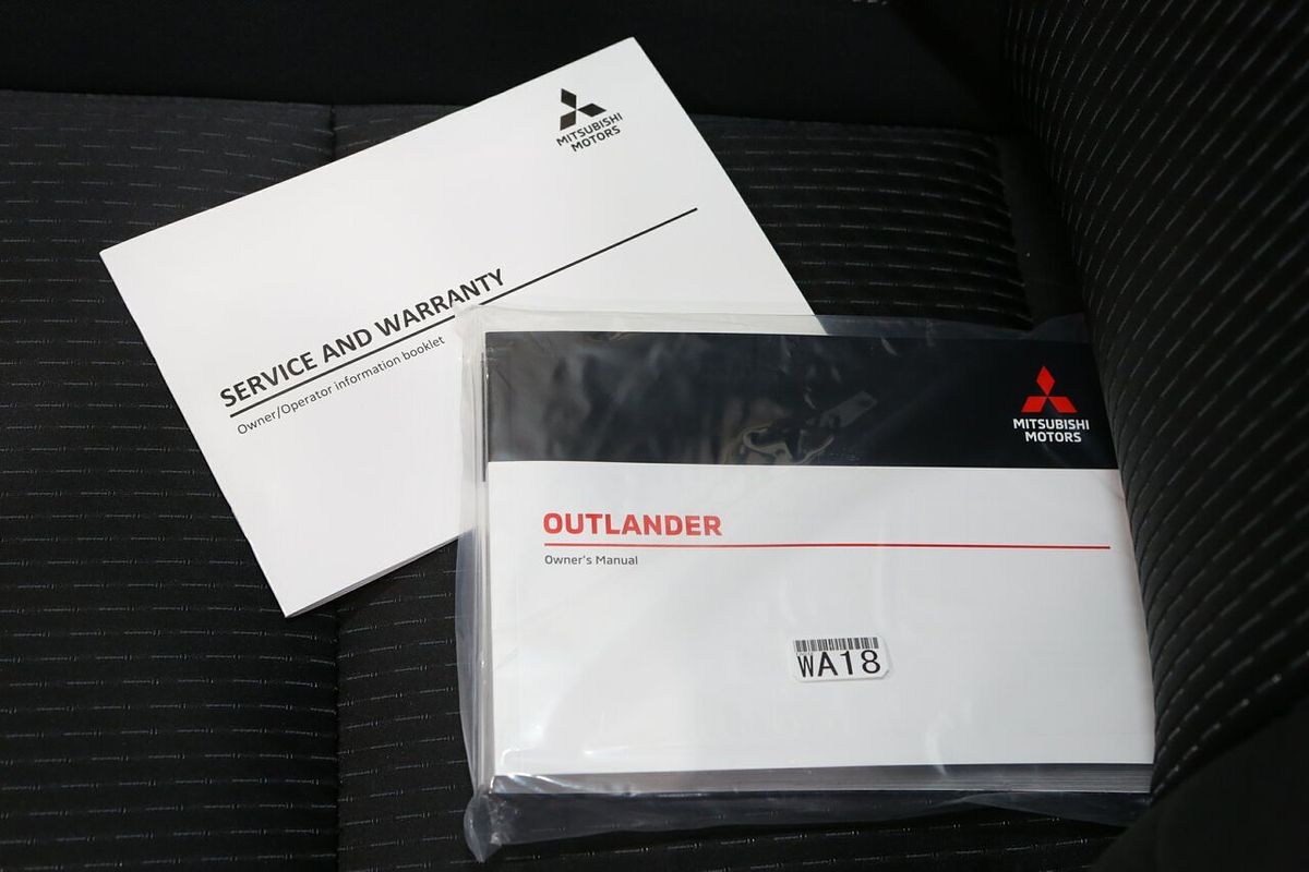 2024 Mitsubishi Outlander LS ZM