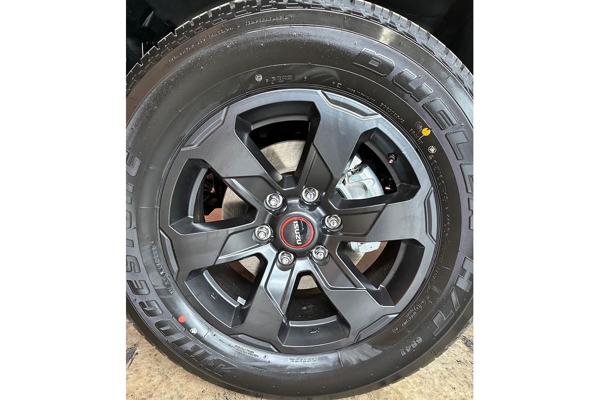 2025 Isuzu D-MAX X-TERRAIN 4X4