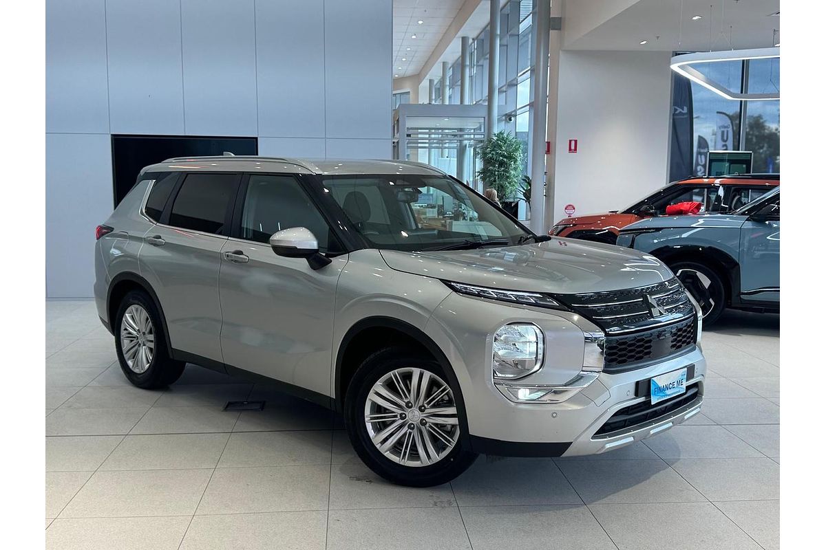 2024 Mitsubishi Outlander LS ZM