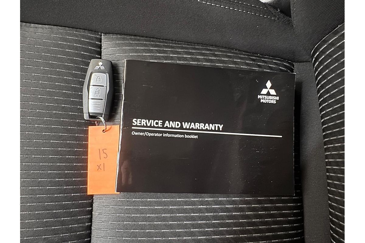 2024 Mitsubishi Outlander LS ZM