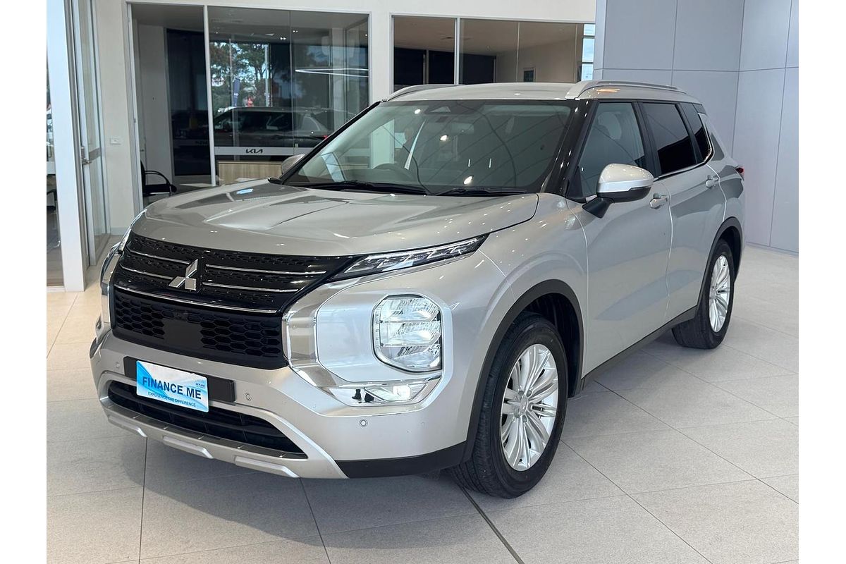 2024 Mitsubishi Outlander LS ZM