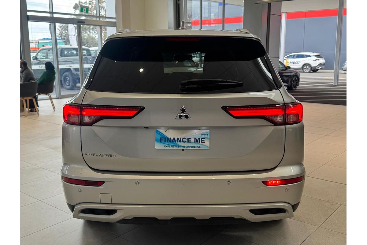 2024 Mitsubishi Outlander LS ZM