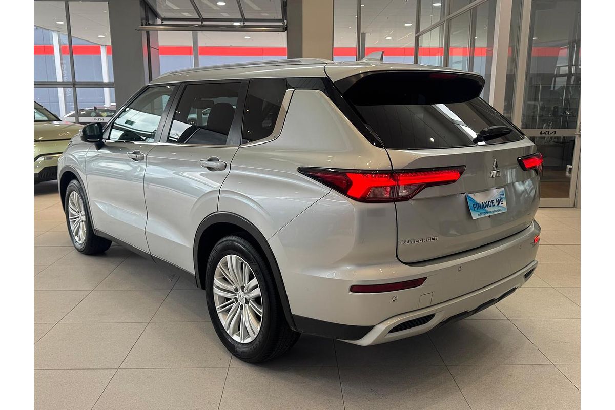 2024 Mitsubishi Outlander LS ZM