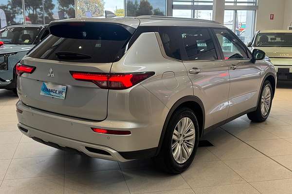 2024 Mitsubishi Outlander LS ZM