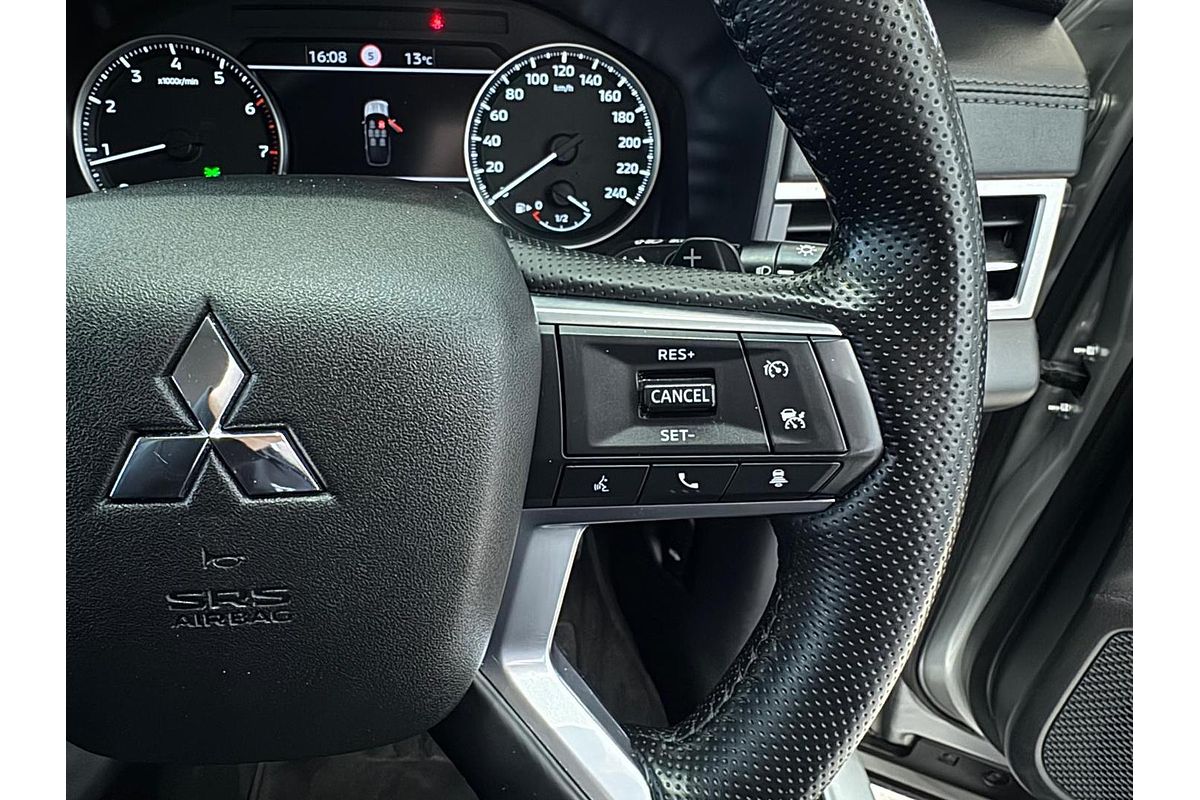 2024 Mitsubishi Outlander LS ZM