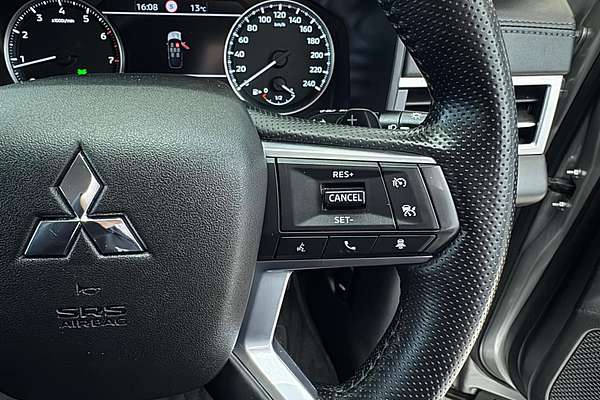 2024 Mitsubishi Outlander LS ZM