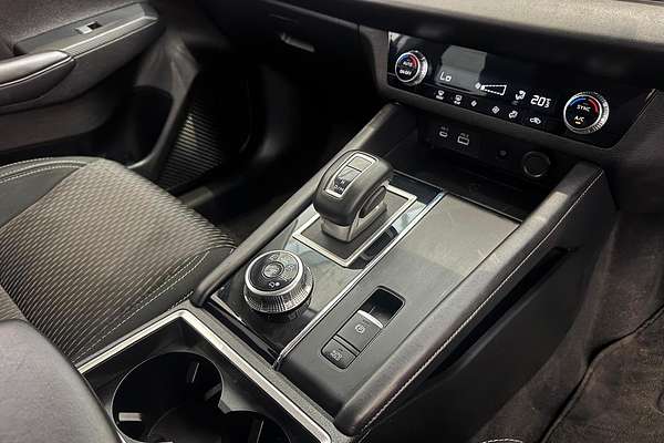 2024 Mitsubishi Outlander LS ZM