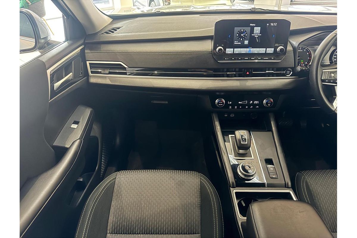 2024 Mitsubishi Outlander LS ZM