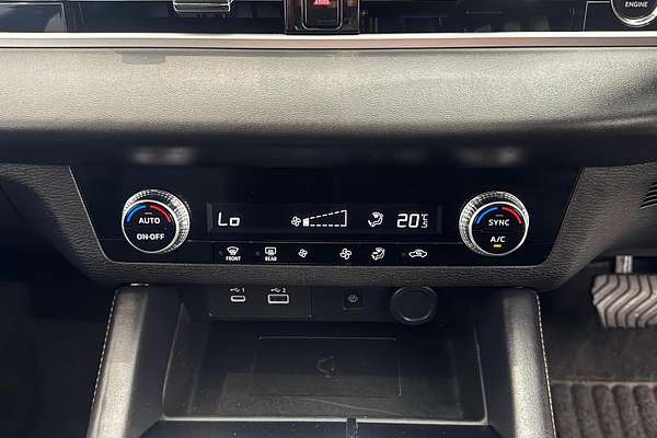 2024 Mitsubishi Outlander LS ZM