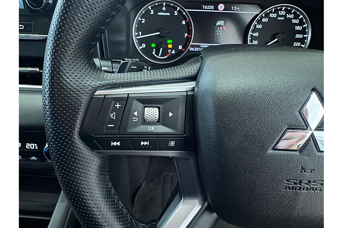 2024 Mitsubishi Outlander LS ZM