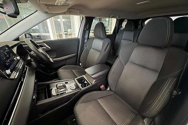 2024 Mitsubishi Outlander LS ZM