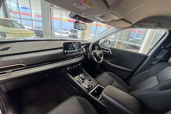 2024 Mitsubishi Outlander LS ZM