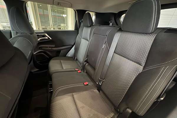 2024 Mitsubishi Outlander LS ZM