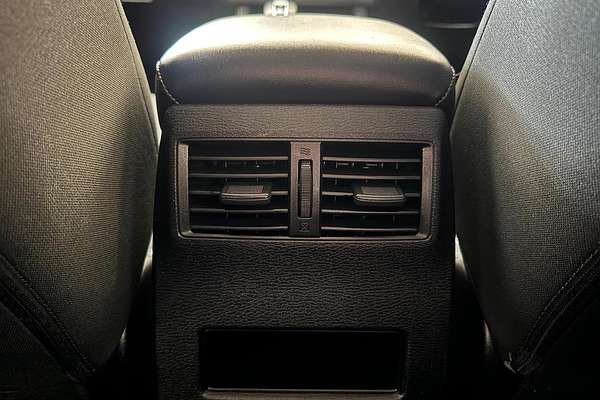 2024 Mitsubishi Outlander LS ZM