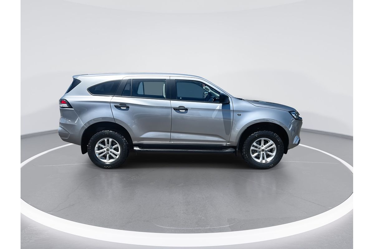 2022 Isuzu MU-X LS-M