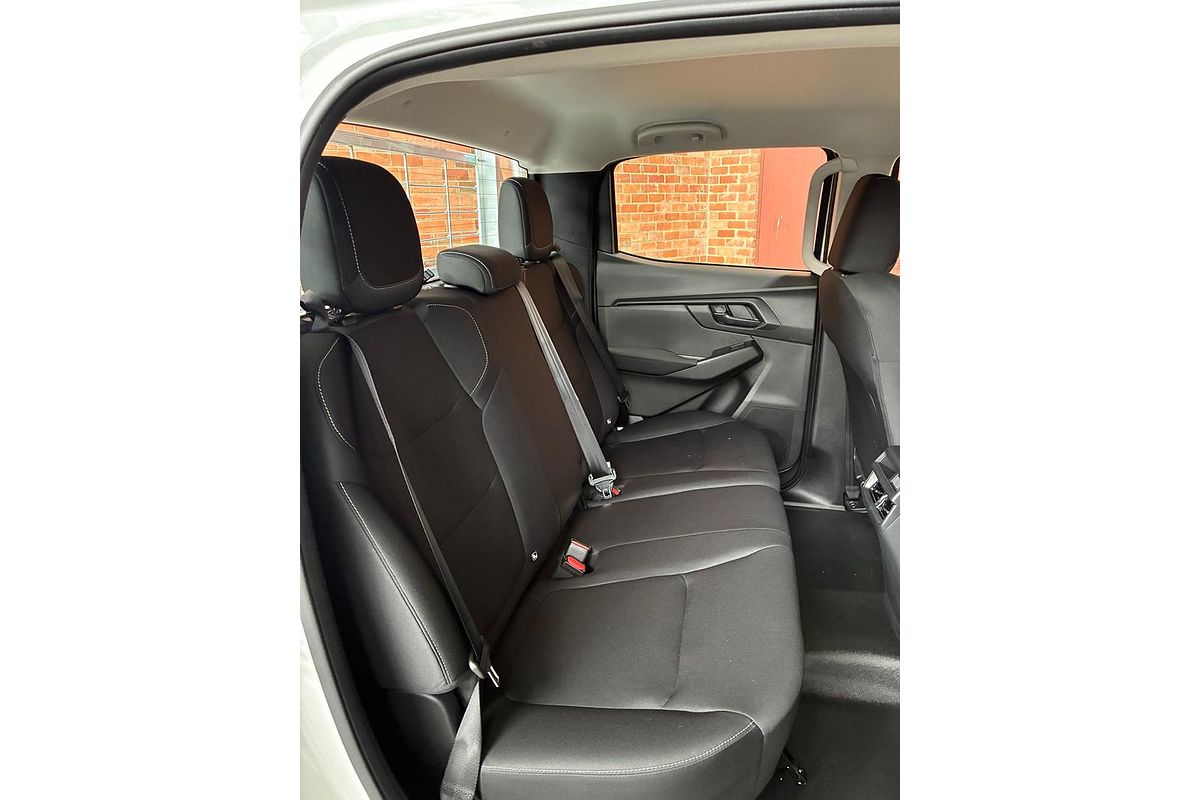 2025 Isuzu D-MAX SX High Ride Rear Wheel Drive