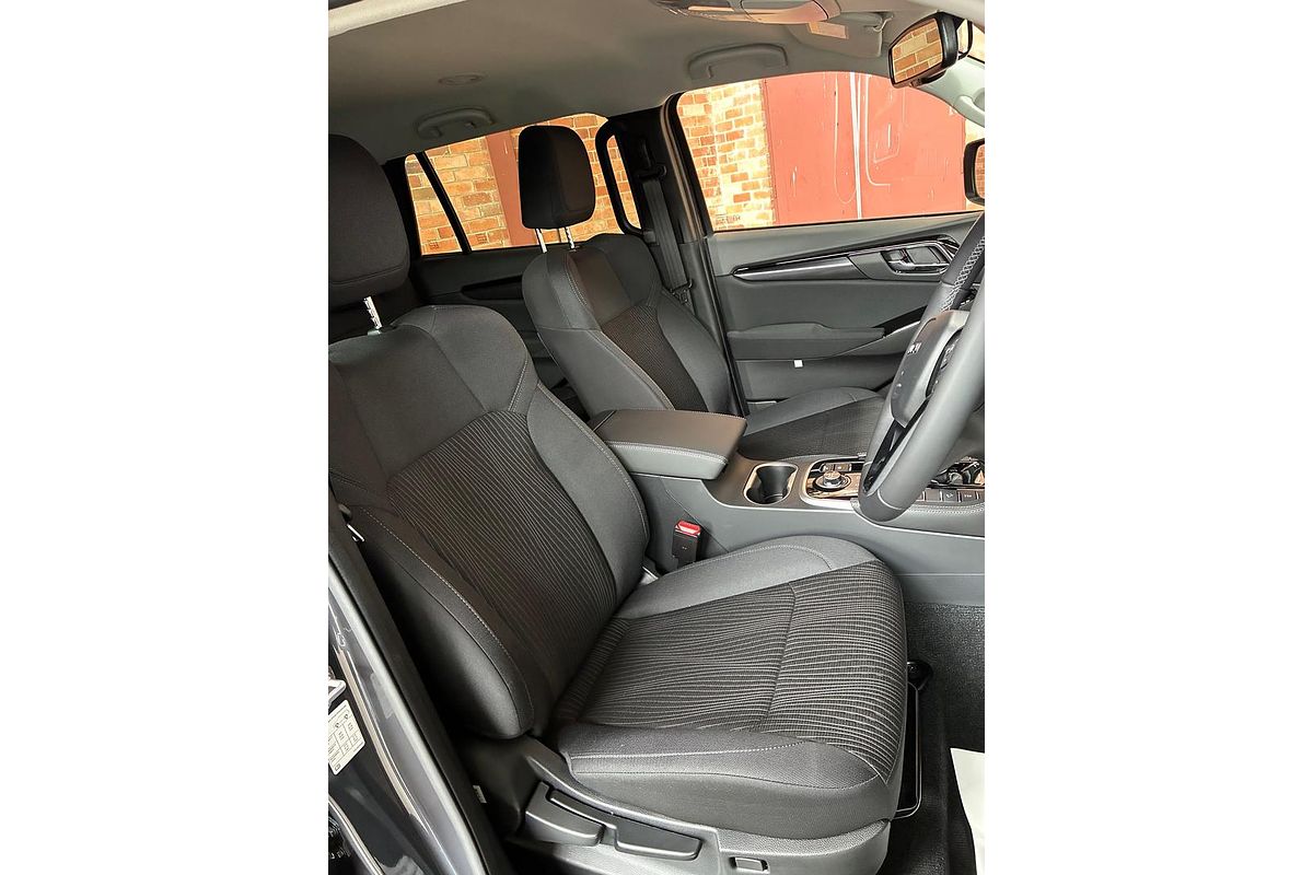 2025 Isuzu MU-X LS-U