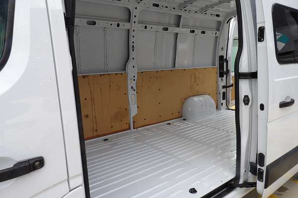 2025 Renault Master Pro 110kW X62 Phase 2 LWB Mid Roof