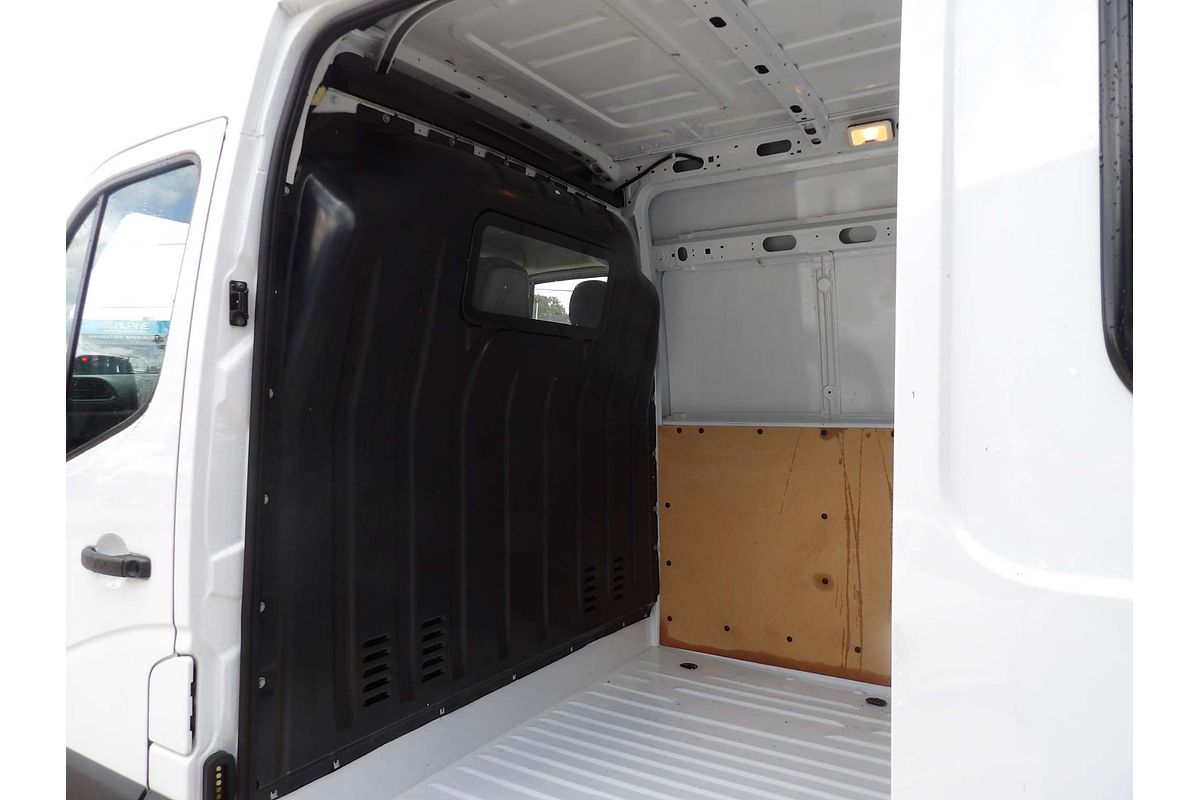 2025 Renault Master Pro 110kW X62 Phase 2 LWB Mid Roof