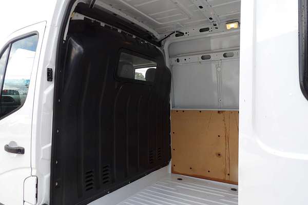 2025 Renault Master Pro 110kW X62 Phase 2 LWB Mid Roof