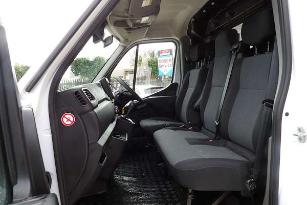 2025 Renault Master Pro 110kW X62 Phase 2 LWB Mid Roof