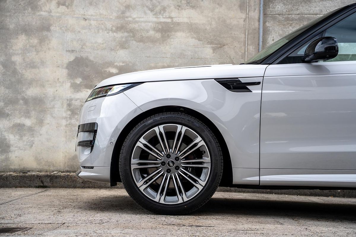 2025 Land Rover Range Rover Sport D250 Dynamic SE L461
