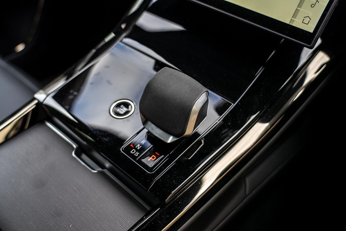 2025 Land Rover Range Rover Sport D250 Dynamic SE L461