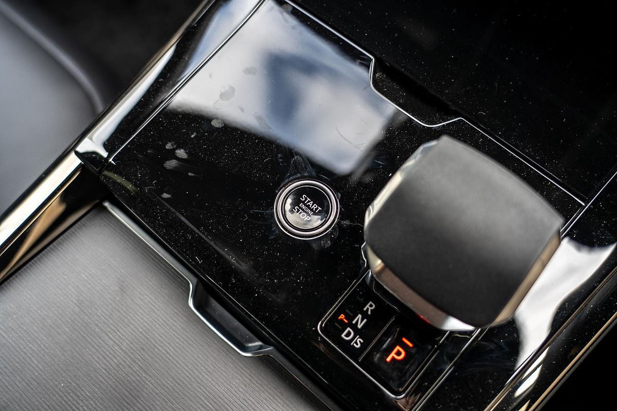 2025 Land Rover Range Rover Sport D250 Dynamic SE L461