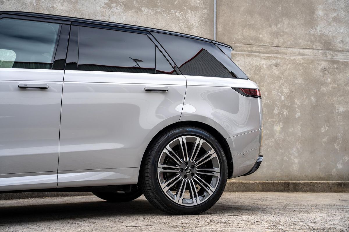 2025 Land Rover Range Rover Sport D250 Dynamic SE L461