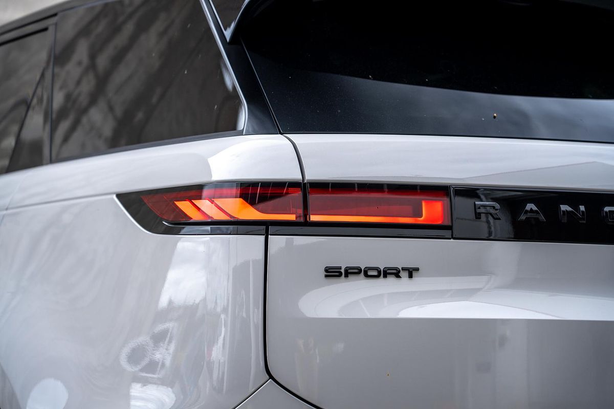 2025 Land Rover Range Rover Sport D250 Dynamic SE L461