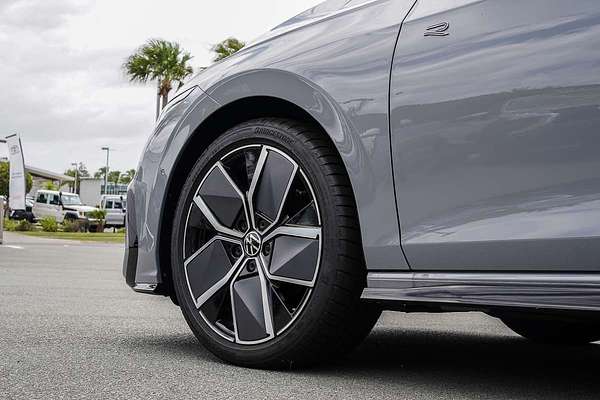 2025 Volkswagen Golf 110TSI R-Line 8.5