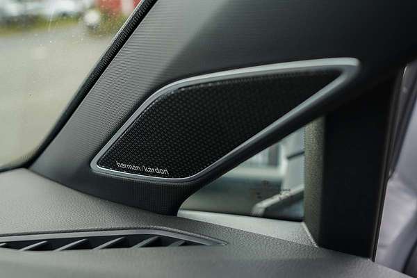 2025 Volkswagen Golf 110TSI R-Line 8.5