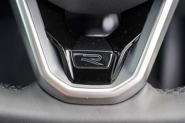 2025 Volkswagen Golf 110TSI R-Line 8.5