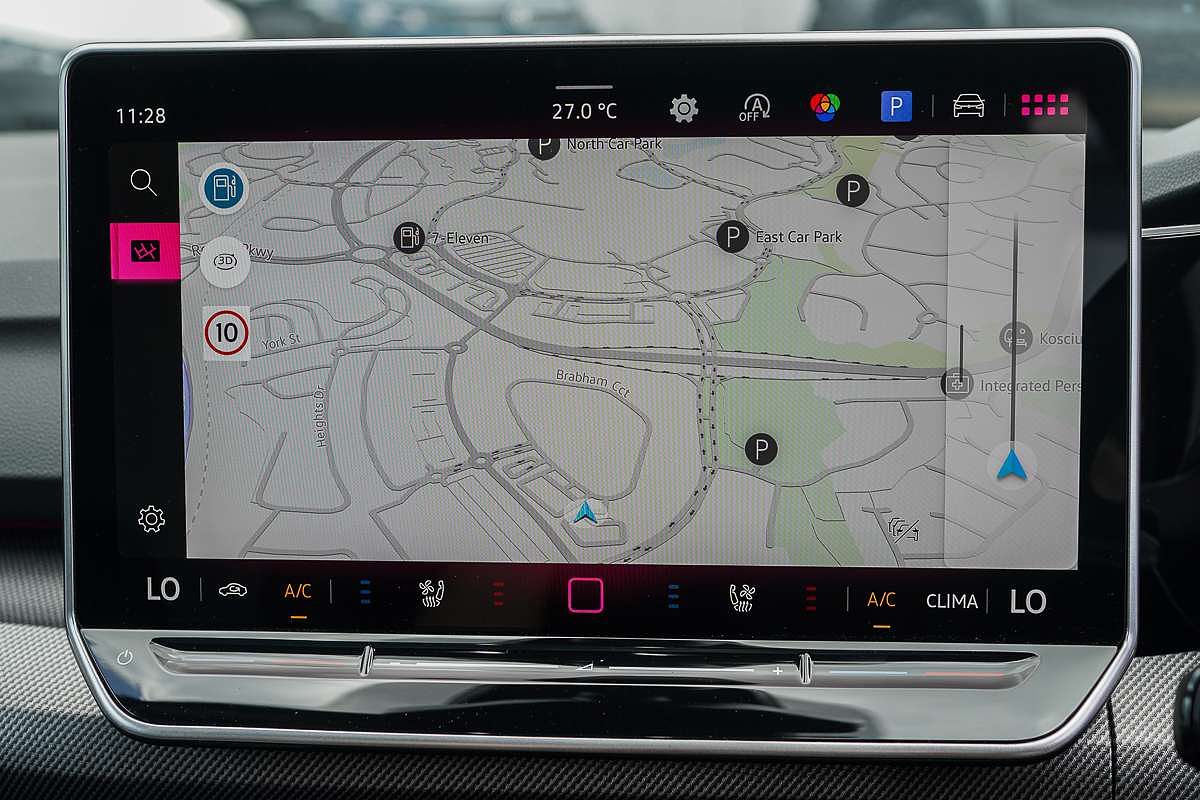 2025 Volkswagen Golf 110TSI R-Line 8.5