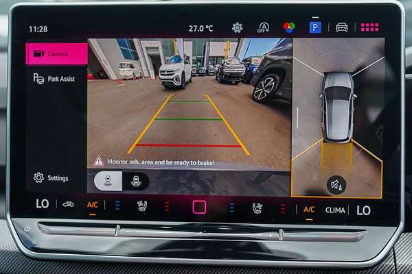 2025 Volkswagen Golf 110TSI R-Line 8.5