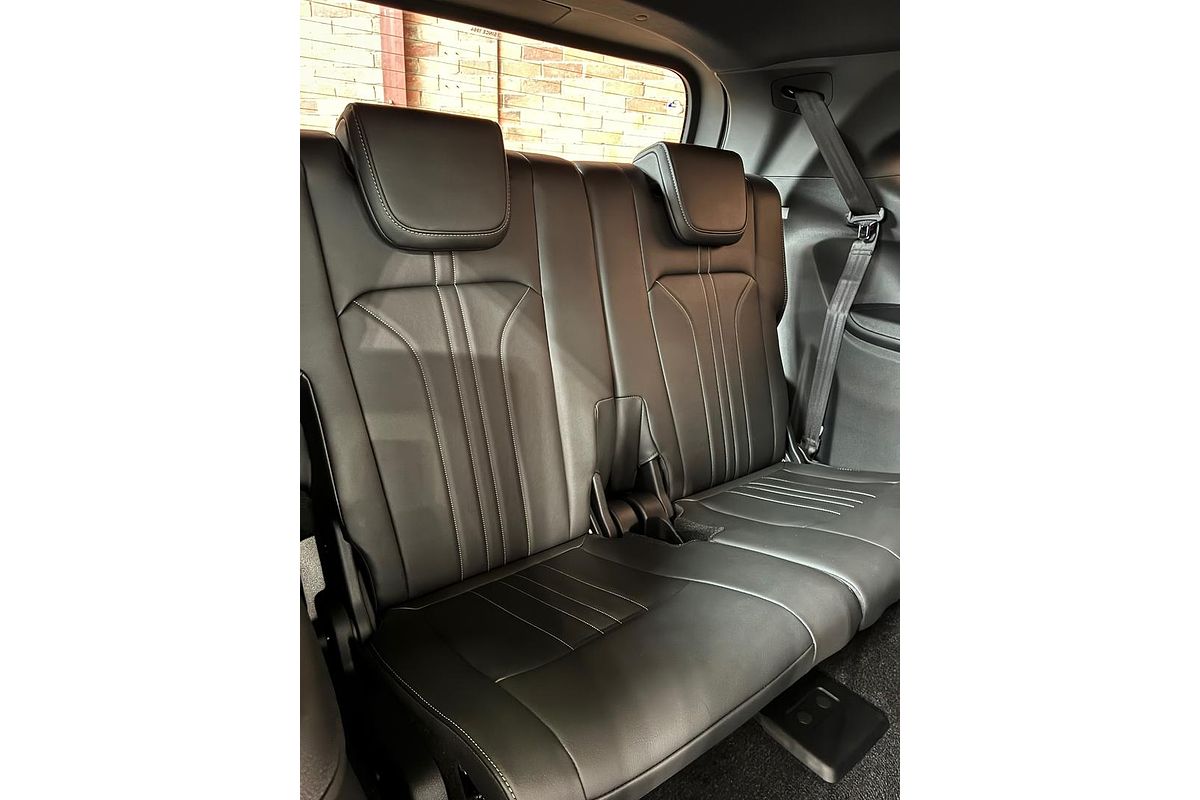 2025 Isuzu MU-X LS-T