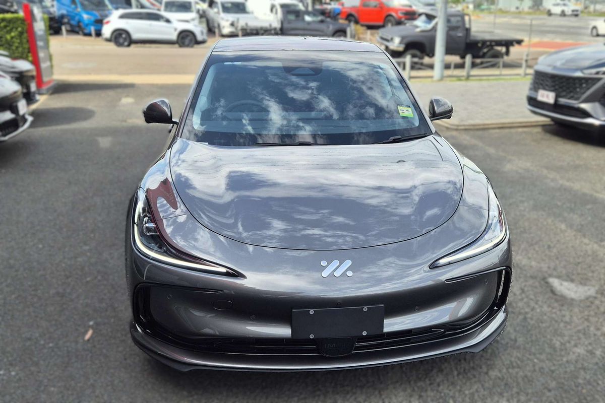 2025 MG IM5 Platinum P12L