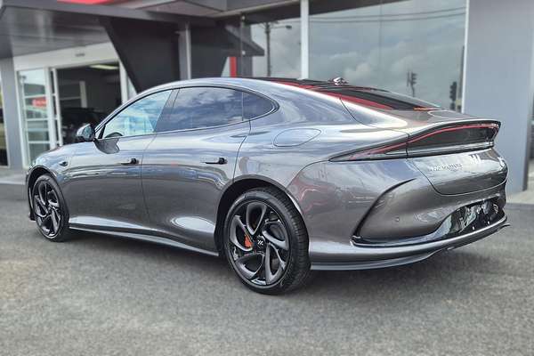 2025 MG IM5 Platinum P12L