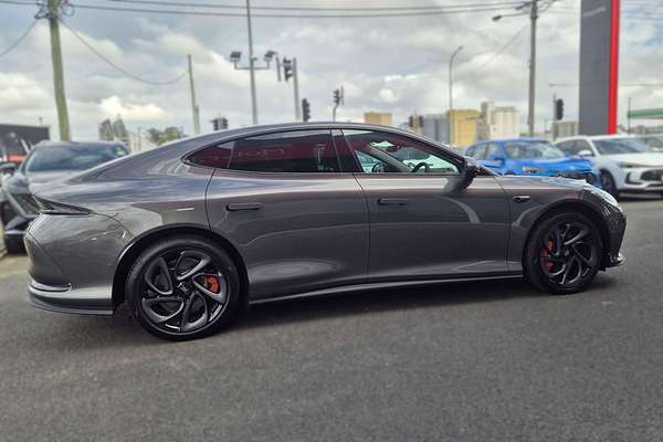 2025 MG IM5 Platinum P12L