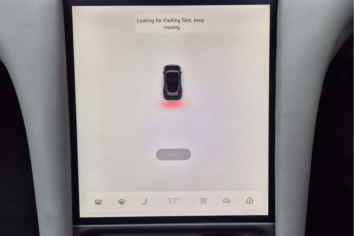 2025 MG IM5 Platinum P12L