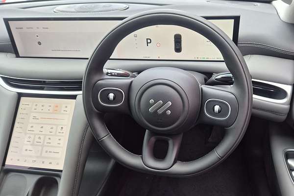 2025 MG IM5 Platinum P12L