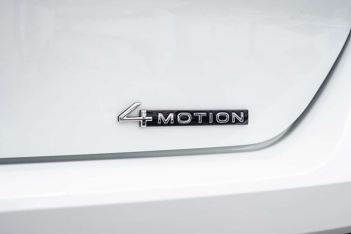 2025 Volkswagen T-Roc 140TSI R-Line D11