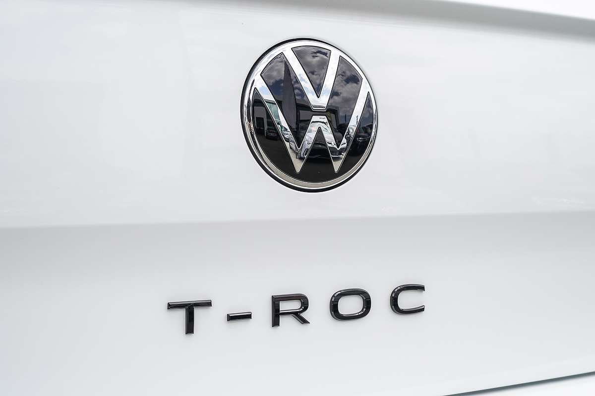 2025 Volkswagen T-Roc 140TSI R-Line D11