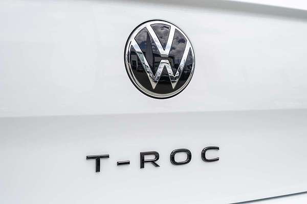 2025 Volkswagen T-Roc 140TSI R-Line D11